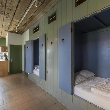 Spacious With Garden *
