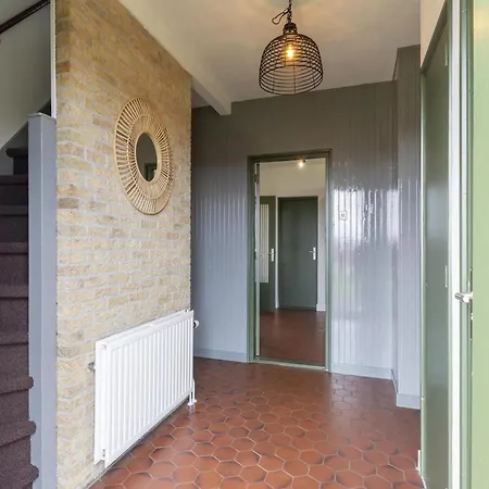 Spacious With Garden Villa *