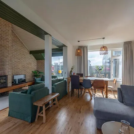 ヴィラ Spacious With Garden カラントスウオーフ