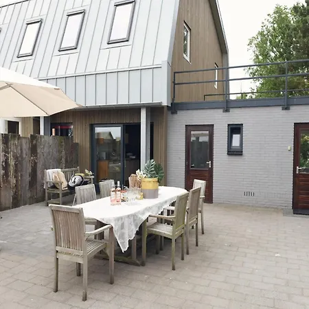 Villa Holiday Home Near Duynpark With Whirlpool Callantsoog