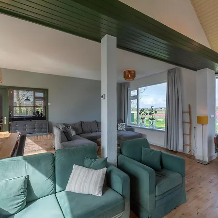 Villa Holiday Home Near Duynpark With Whirlpool Callantsoog