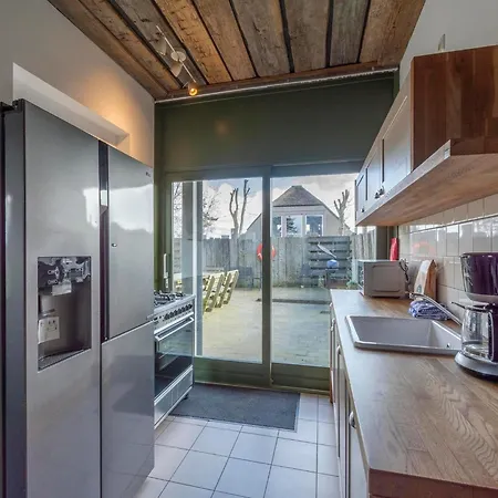 Spacious With Garden ヴィラ *