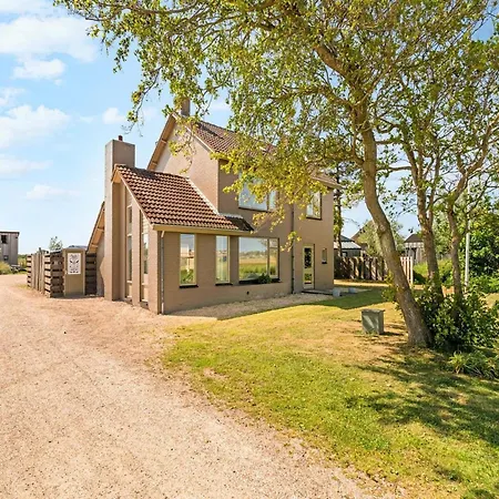 Spacious With Garden *