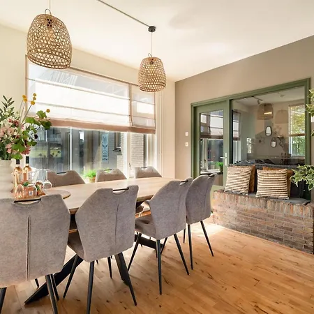 Spacious With Garden