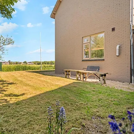 Spacious With Garden *