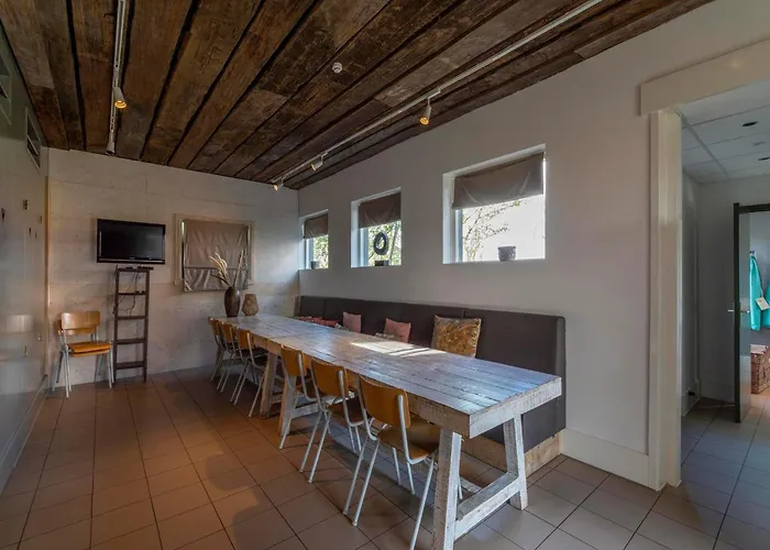 Spacious With Garden Вилла *