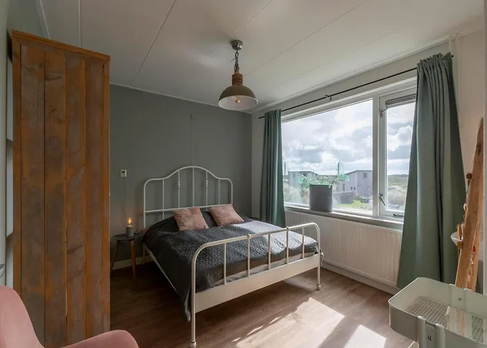 Вилла Spacious With Garden *