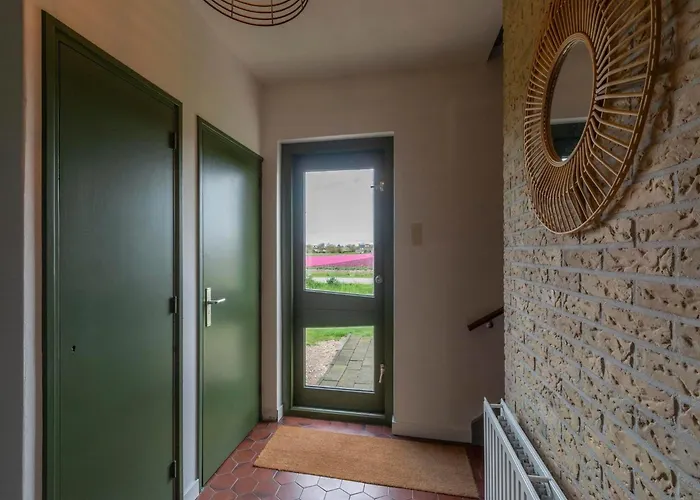 Spacious With Garden Вилла Каллантсог