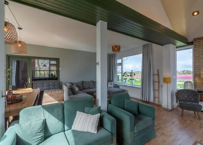 Вилла Spacious With Garden Каллантсог