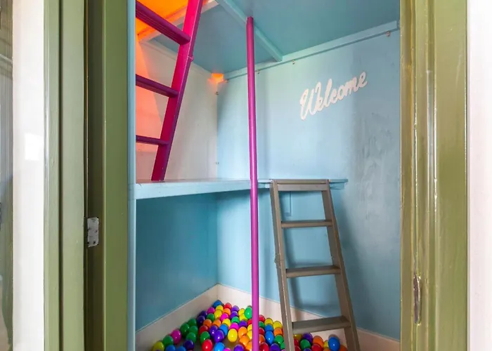 Spacious With Garden Каллантсог