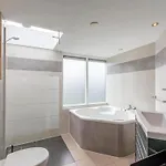 Βίλα Spacious With Garden