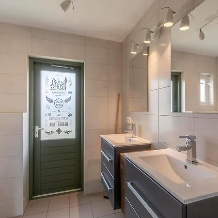 Spacious Villa With Garden Vila Callantsoog